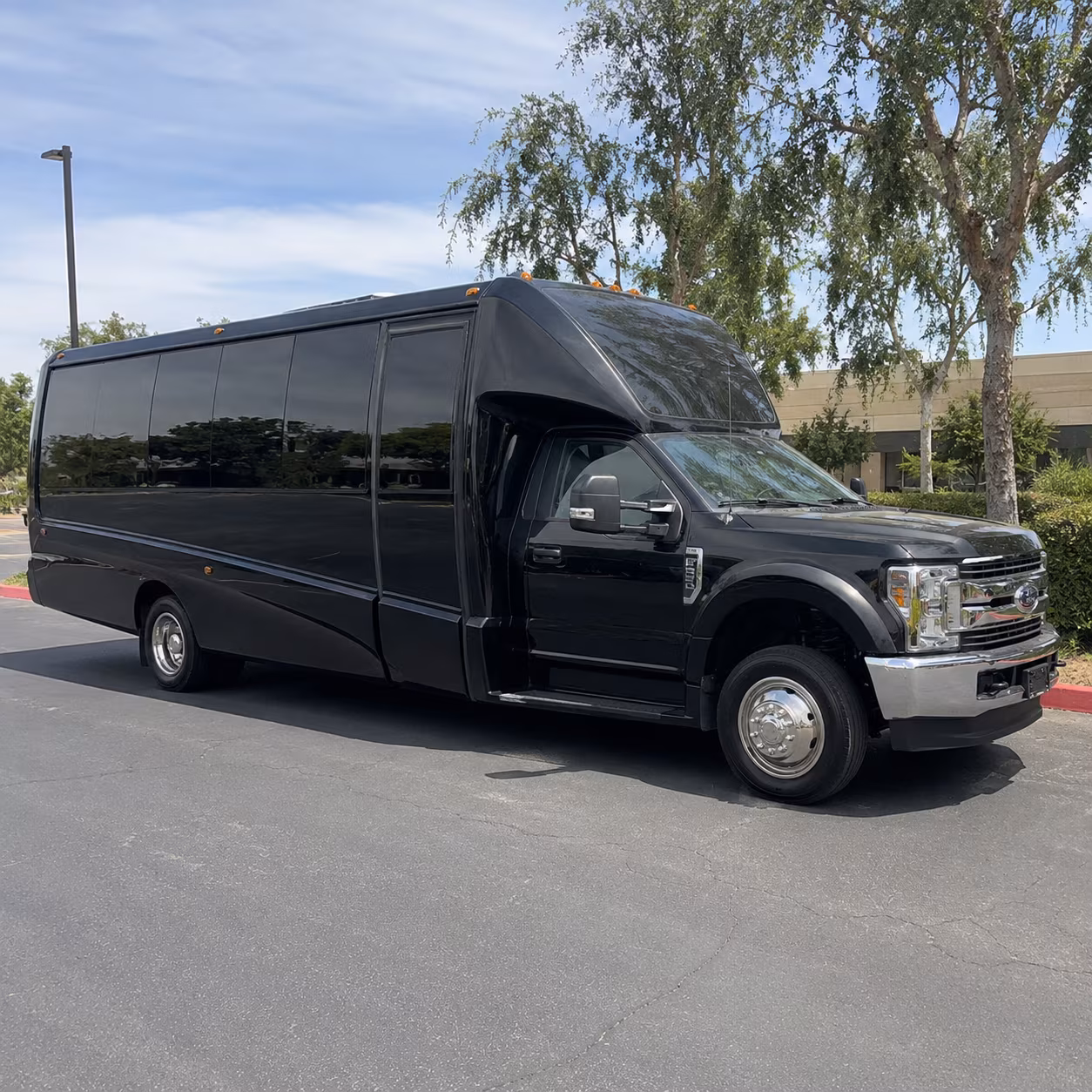 Overland Park Winery Tour & Pub Crawl Transportation
